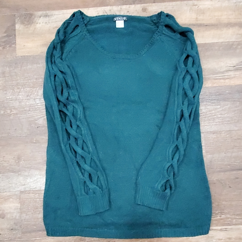 Venus sweater NWOT